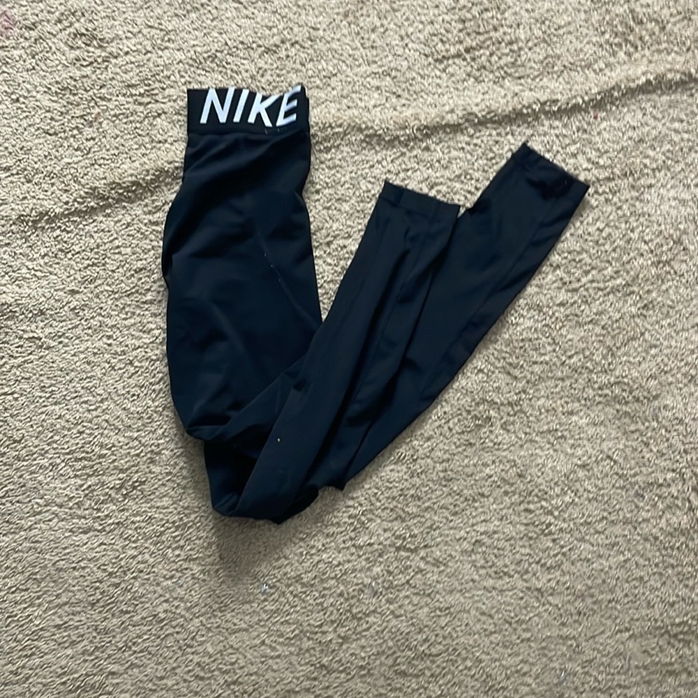 Black Nike Pro leggings
